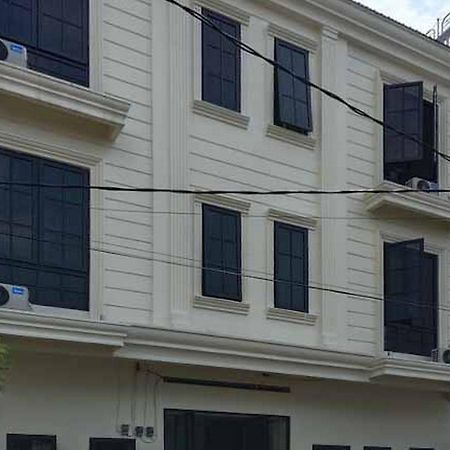 Prime Inn Near Jalan Sekip Mitra Reddoorz 棉兰 外观 照片